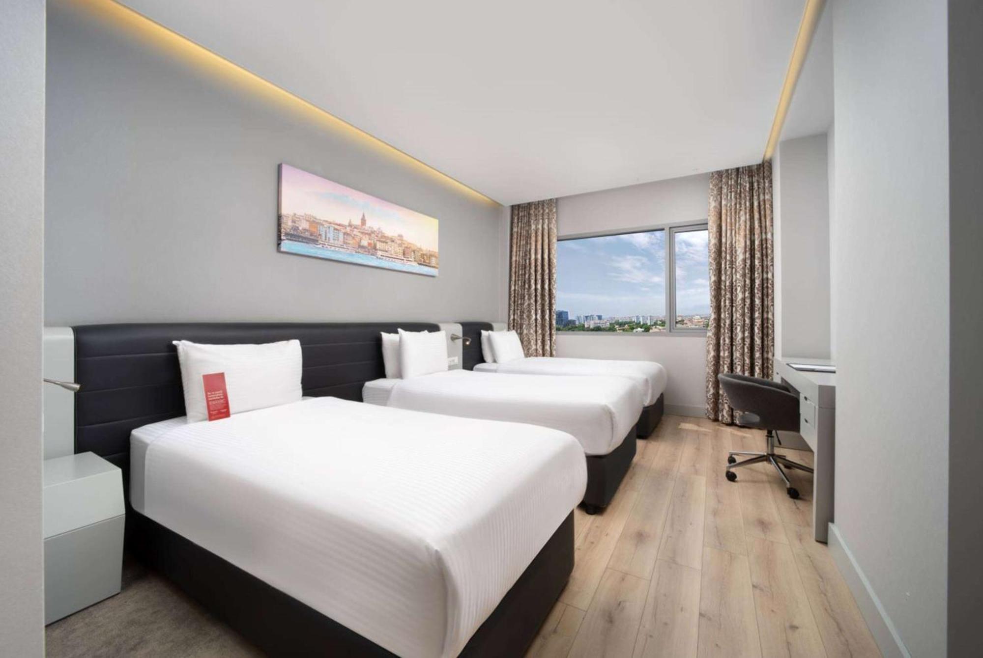 Ramada Plaza By Wyndham Istanbul Atakoy Hotel Ngoại thất bức ảnh